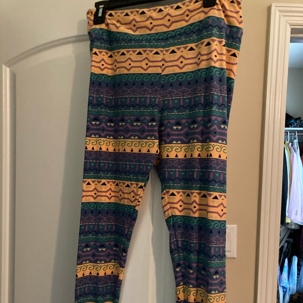 Lularoe leggings/ Size tall & Curvy